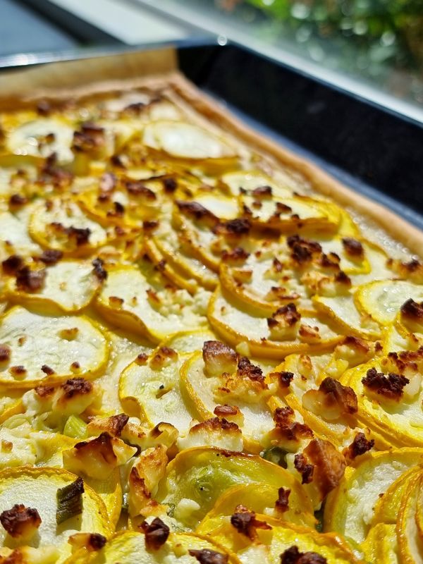 Plaattaart met courgette en feta